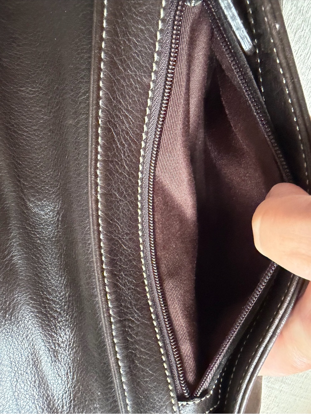Vintage Y2K COACH Hamptons East West Dark Brown Baguette Bag. - Picture 10 of 12